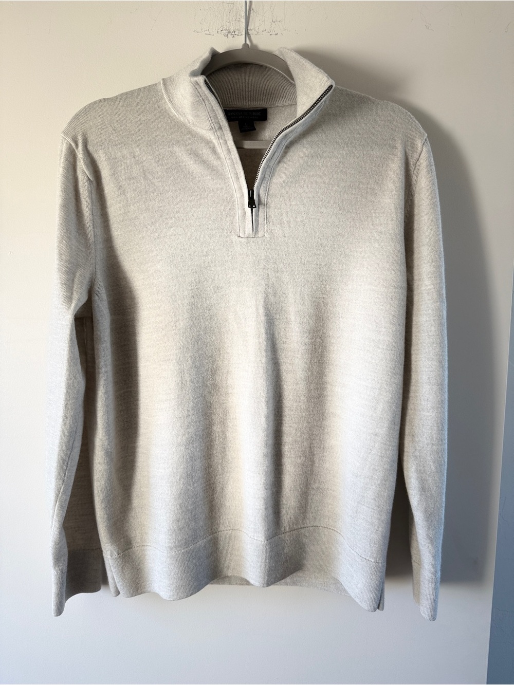 Banana Republic Men's 100% Merino Wool Sweater in Light Beige